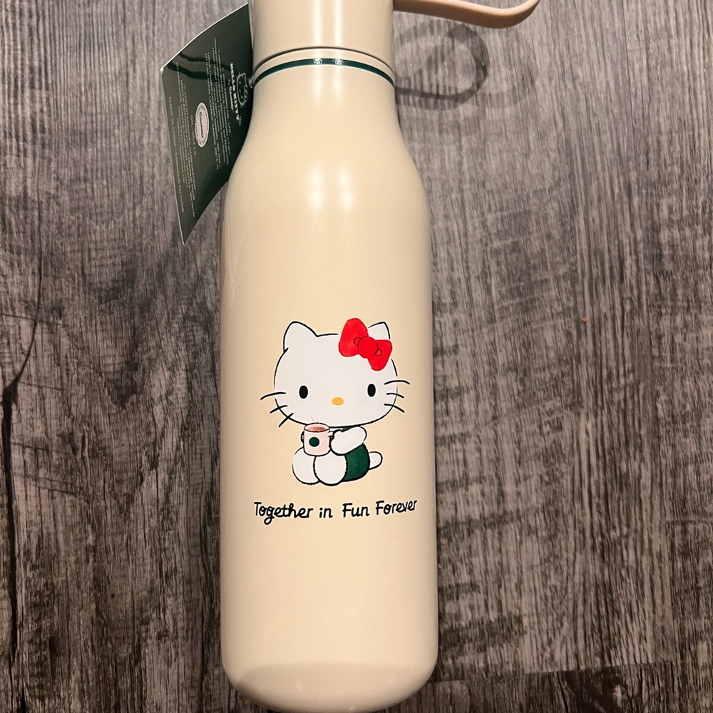 Starbucks x Hello Kitty Water Bottle 20 oz LIMITED EDITION